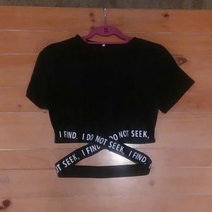 Black workout crop top